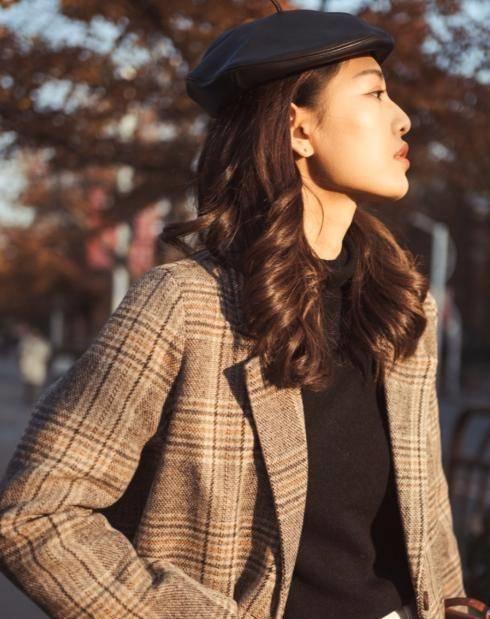 连衣裙浪漫性感女人味十足J9真人游戏第一品牌法式(图1)