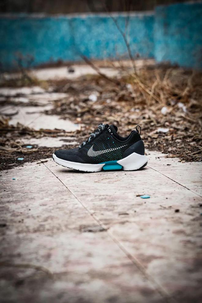 HyperAdapt 10j9平台时代的眼泪？Nike