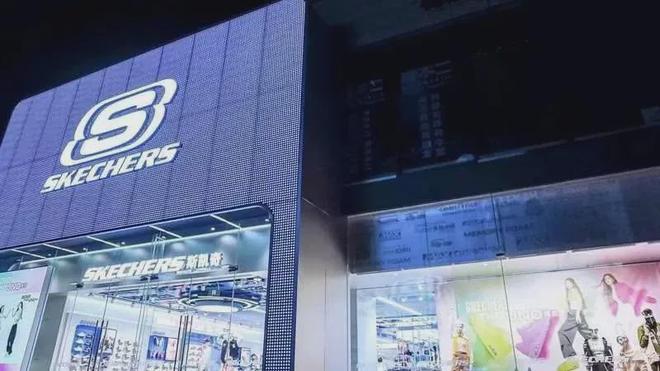 凯奇卖身背后：一场逆袭与挣扎的故事j9国际站683亿！美国“鞋王”斯(图1)